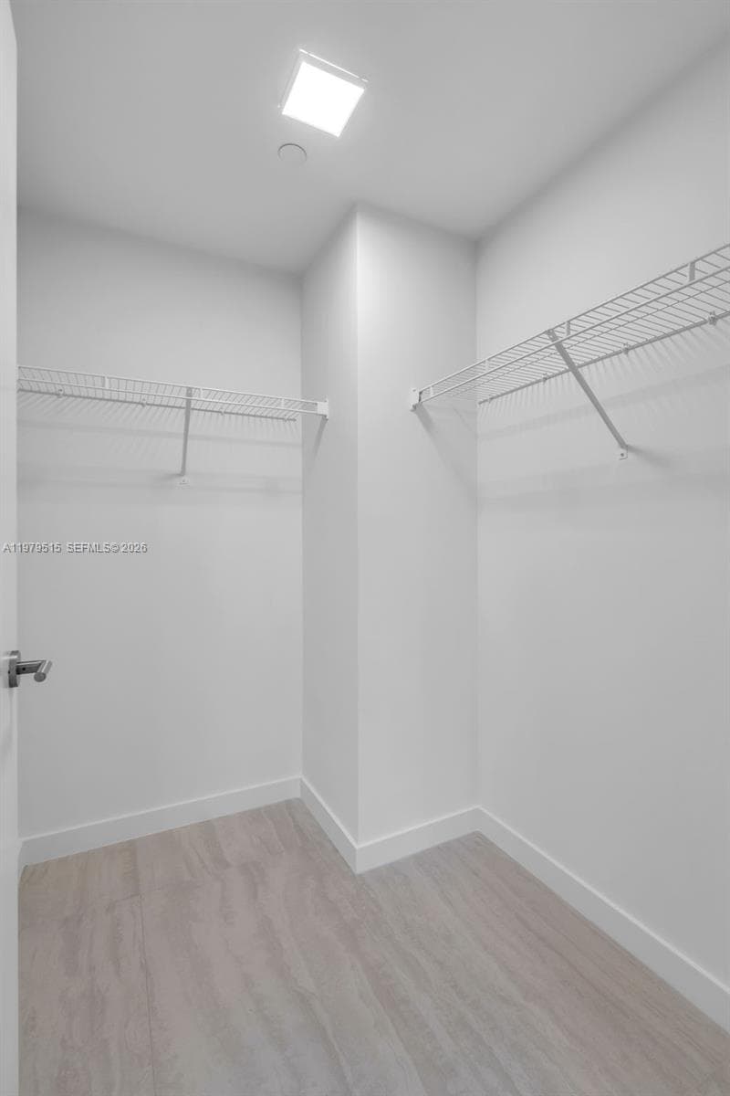 77 SE 5TH ST # 2405, Miami FL 33131 — 16