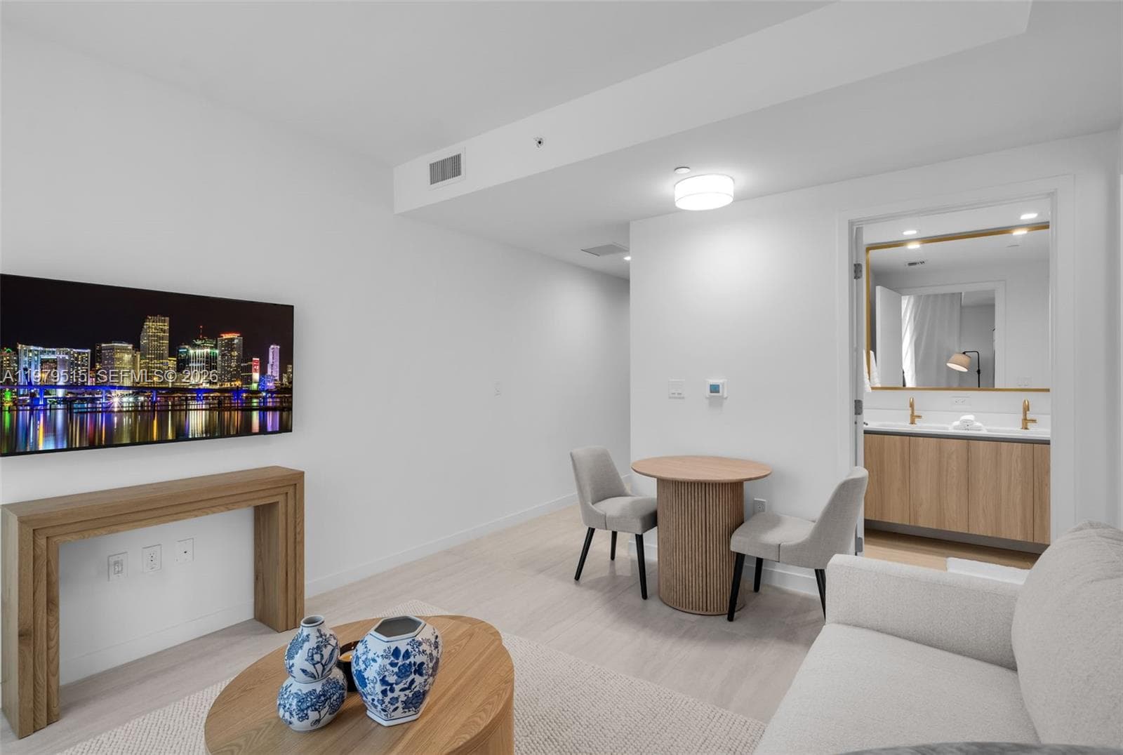 77 SE 5TH ST # 2405, Miami FL 33131 — 10