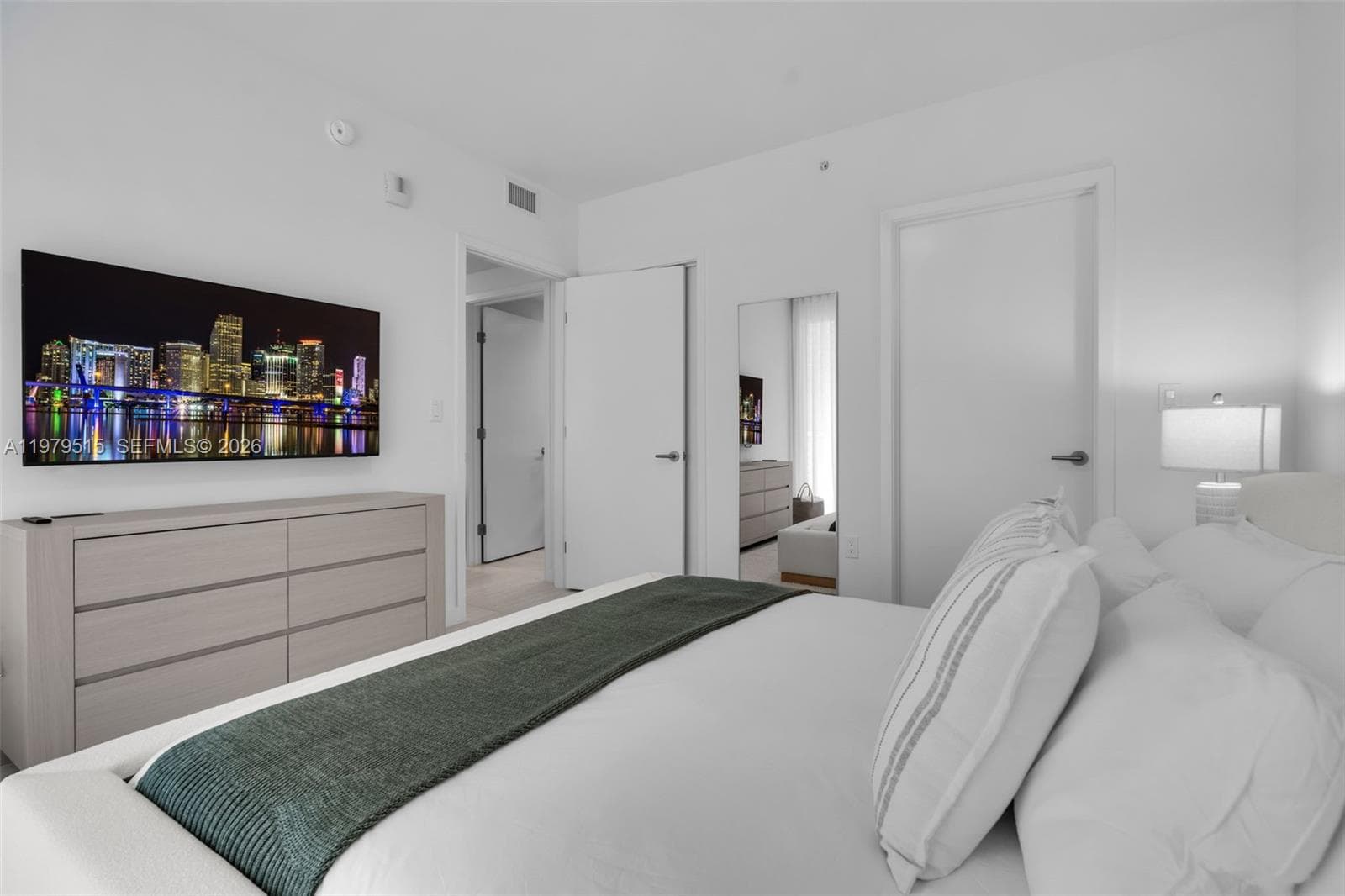 77 SE 5TH ST # 2405, Miami FL 33131 — 15