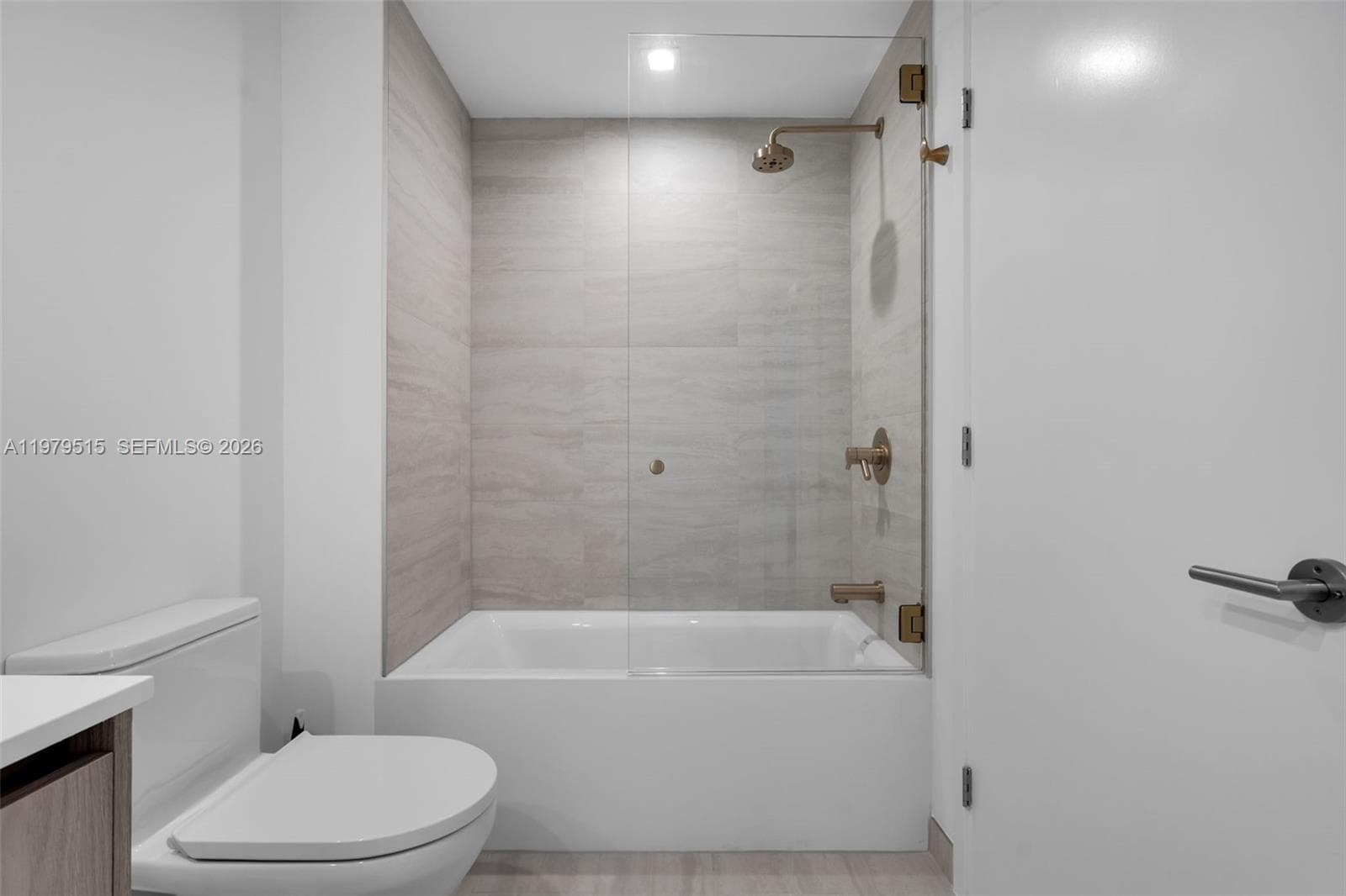 77 SE 5TH ST # 2405, Miami FL 33131 — 19