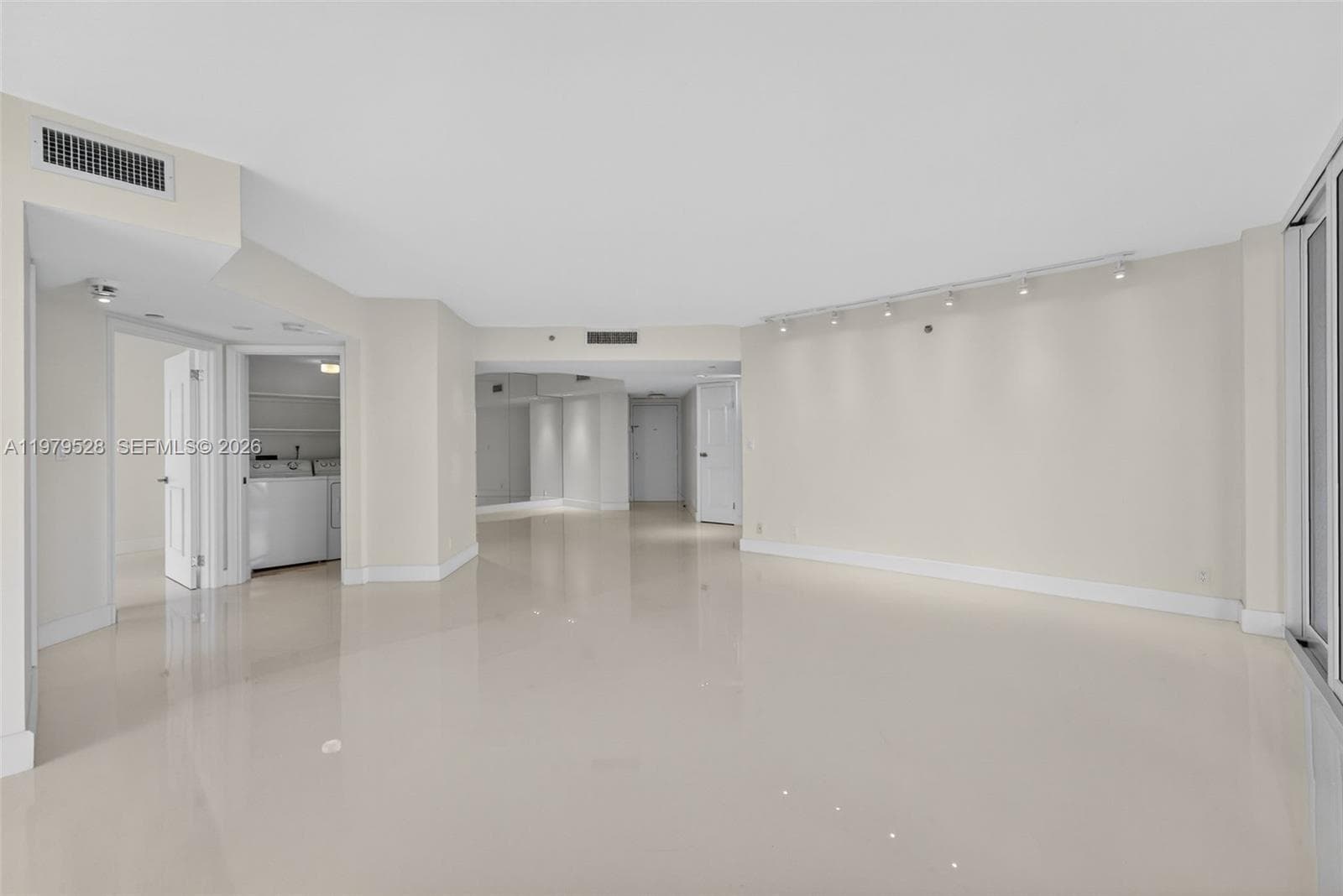 3600 Yacht Club Dr # 1802, Aventura FL 33180 — 5