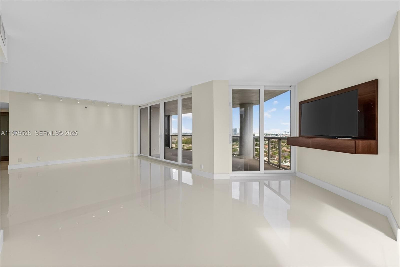 3600 Yacht Club Dr # 1802, Aventura FL 33180 — 9