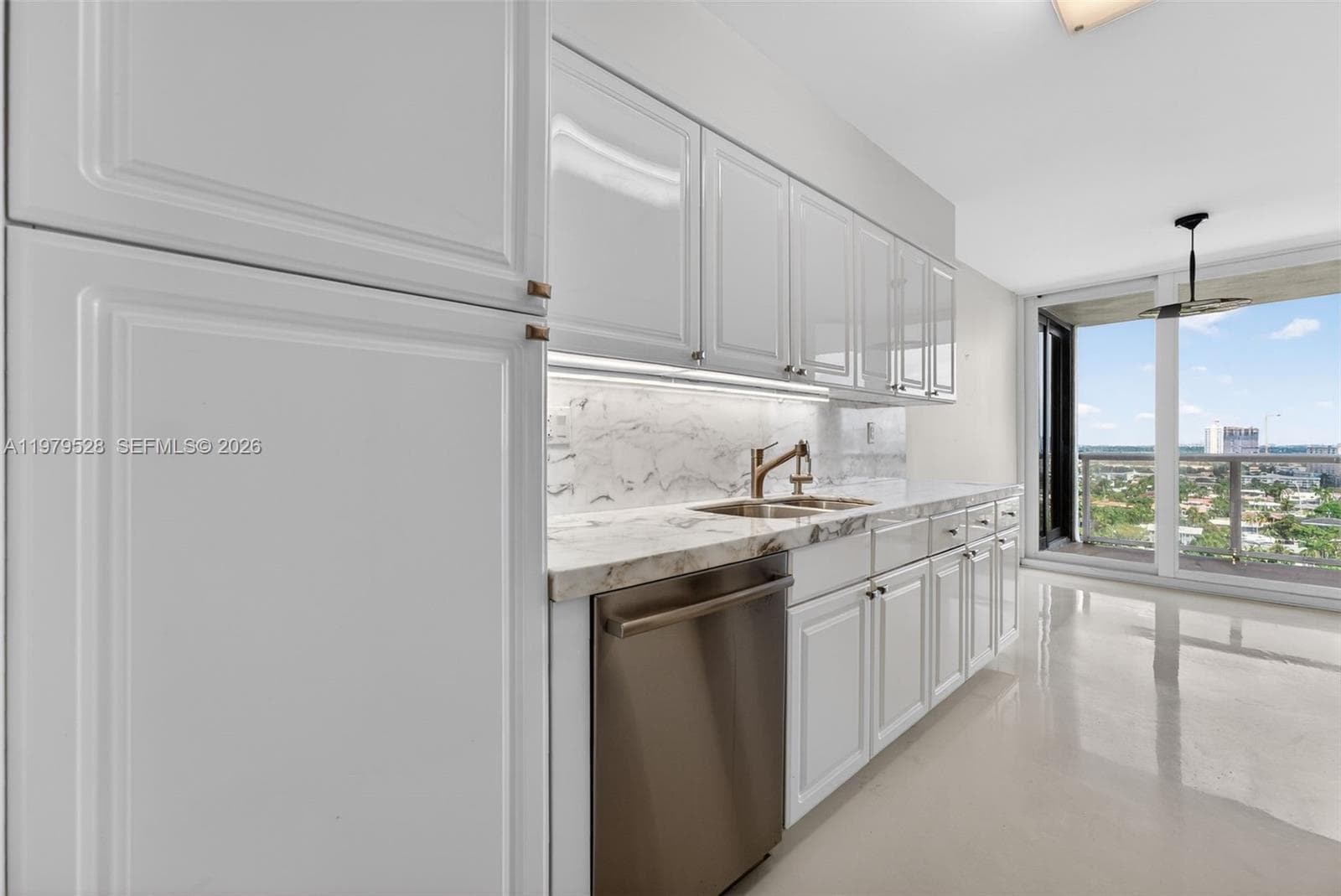 3600 Yacht Club Dr # 1802, Aventura FL 33180 — 14