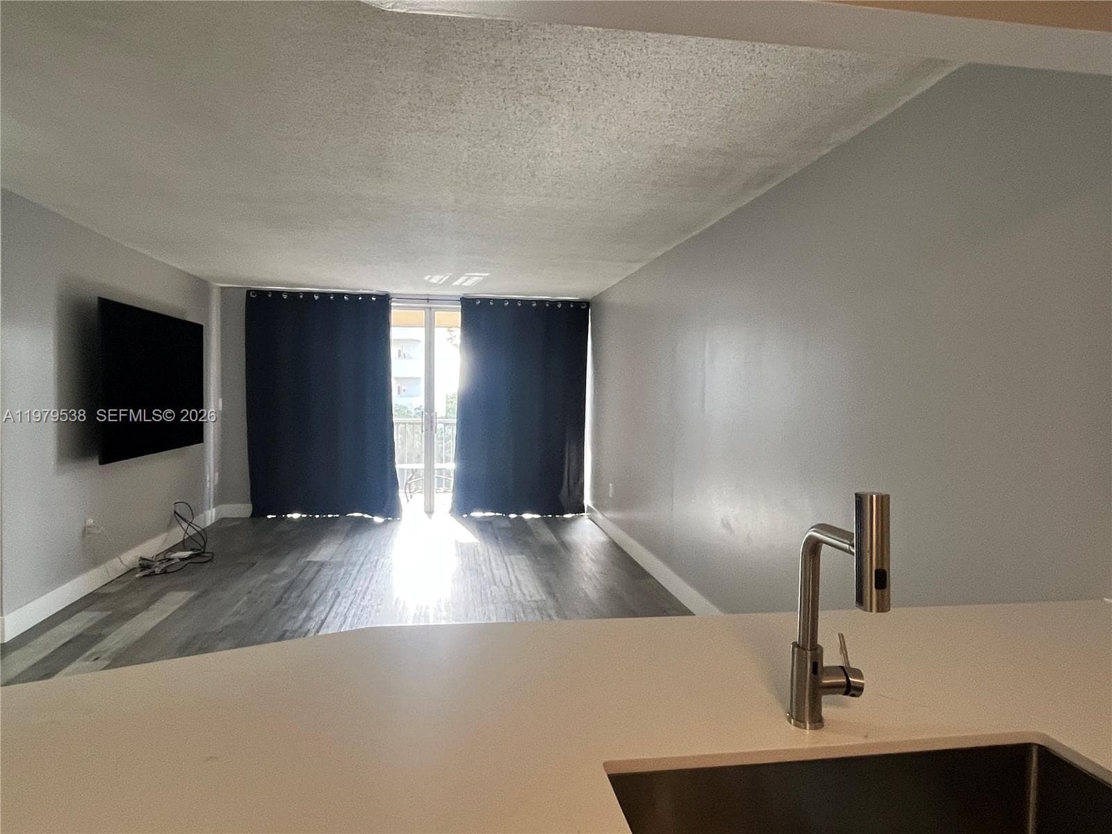 1750 NE 191st St # 3, Miami FL 33179 — 2