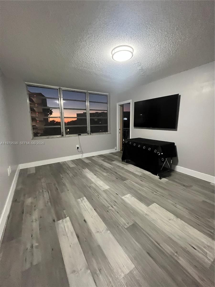 1750 NE 191st St # 3, Miami FL 33179 — 7