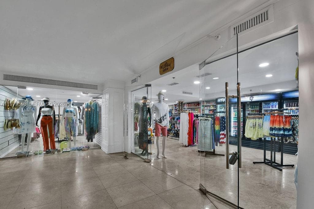 5225 Collins Ave # 1214, Miami Beach FL 33140 — 30