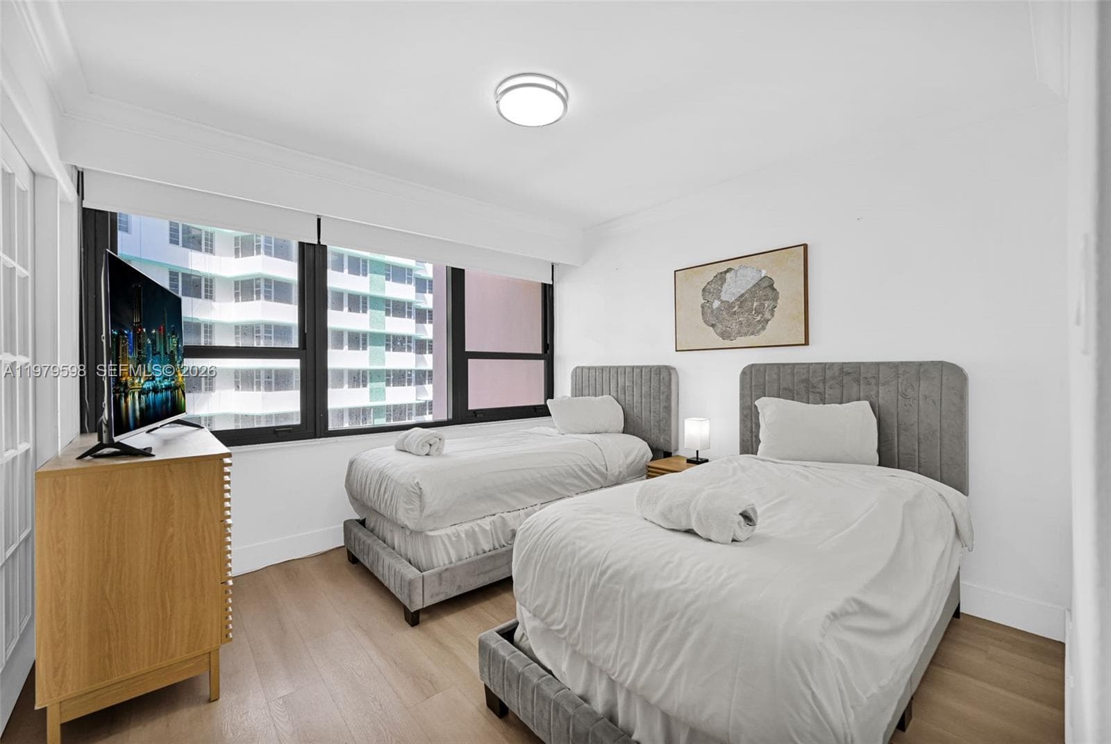 5225 Collins Ave # 1214, Miami Beach FL 33140 — 25