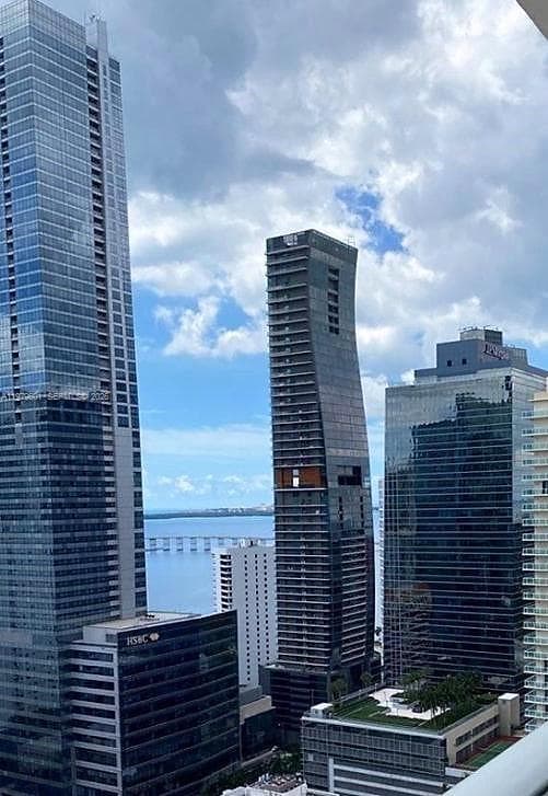 1300 S Miami Ave # 2704, Miami FL 33130 — 16