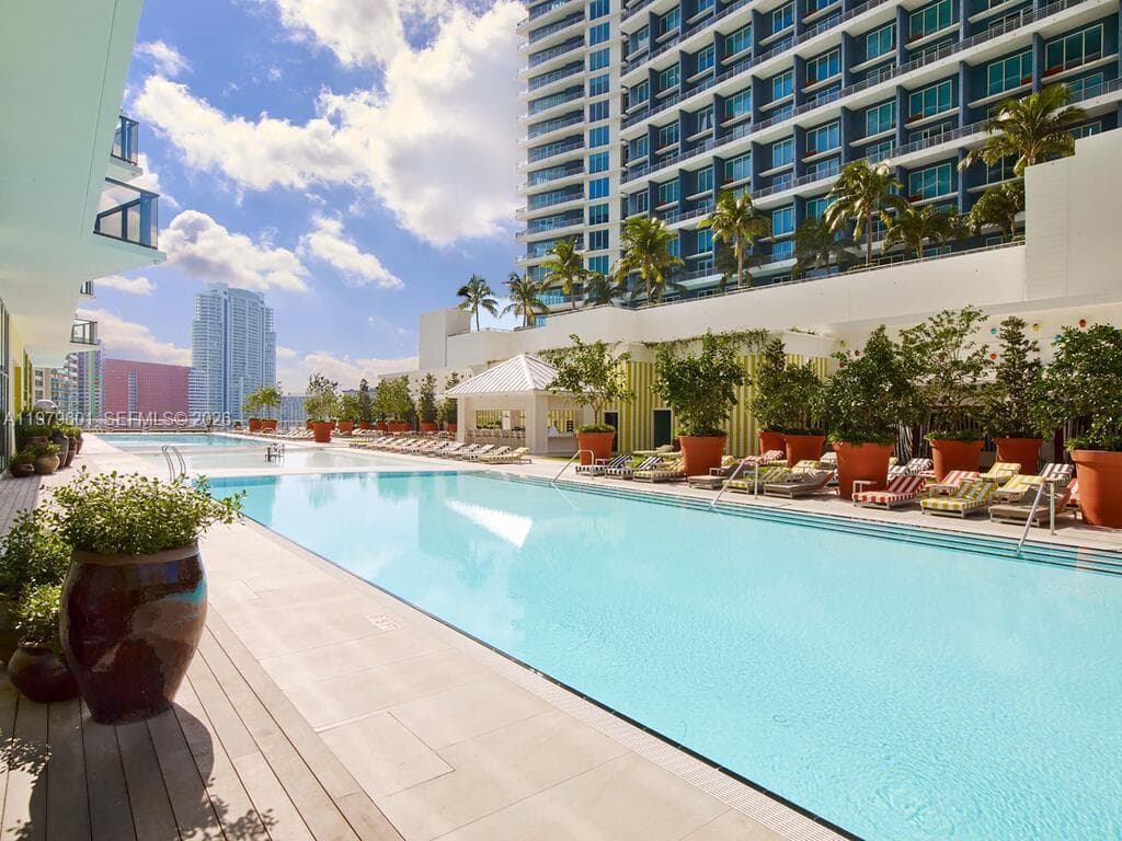 1300 S Miami Ave # 2704, Miami FL 33130 — 25