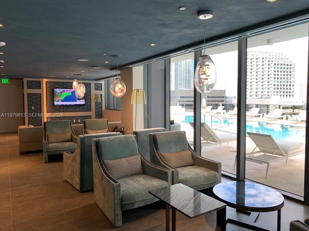 1000 Brickell Plaza # 3807, Miami FL 33131 — 34