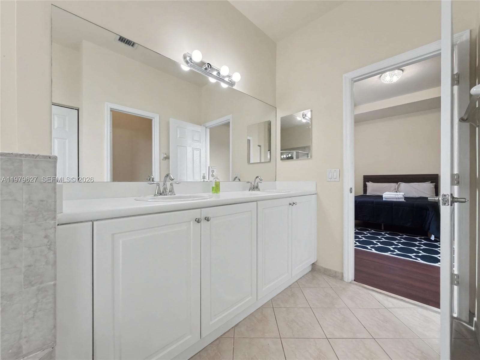 363 NE 25th Ter, Homestead FL 33033 — 33