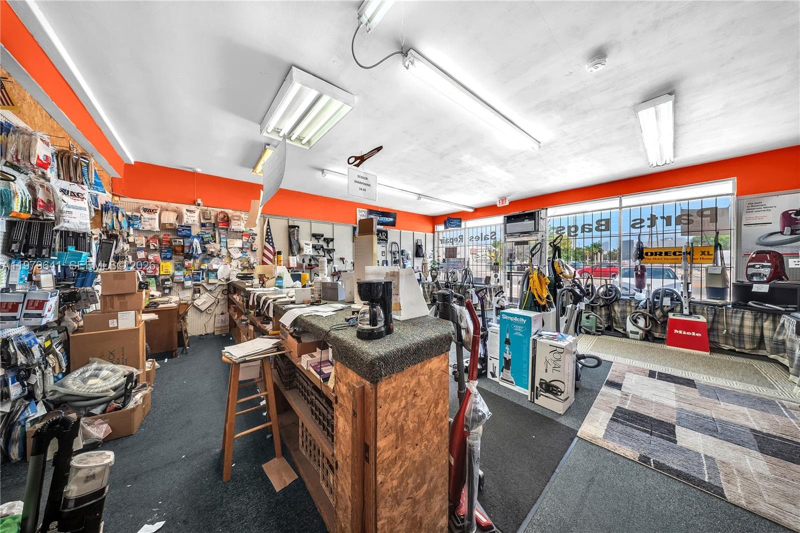 18480 W Dixie Hwy, North Miami Beach FL 33160 — 6