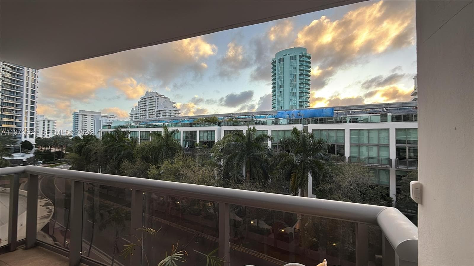 6039 Collins Ave # 635, Miami Beach FL 33140 — 1
