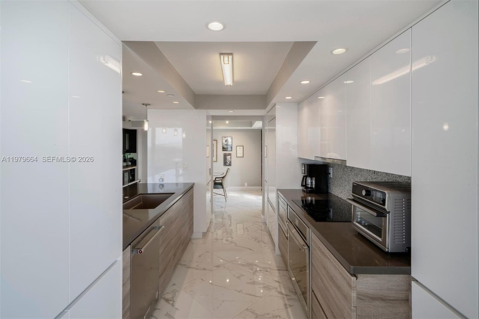 2000 Towerside Ter, Miami FL 33138 — 10