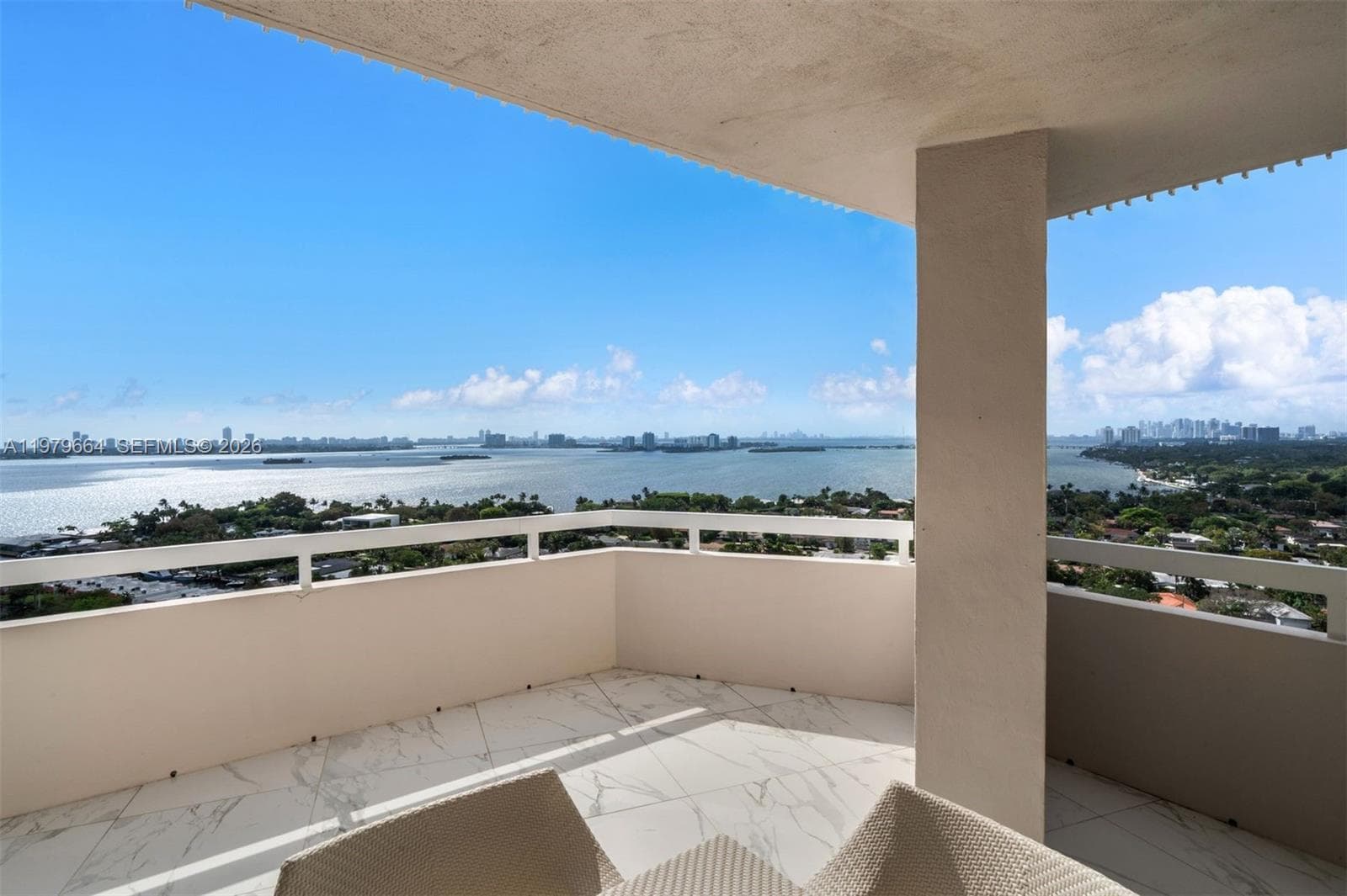 2000 Towerside Ter, Miami FL 33138 — 29