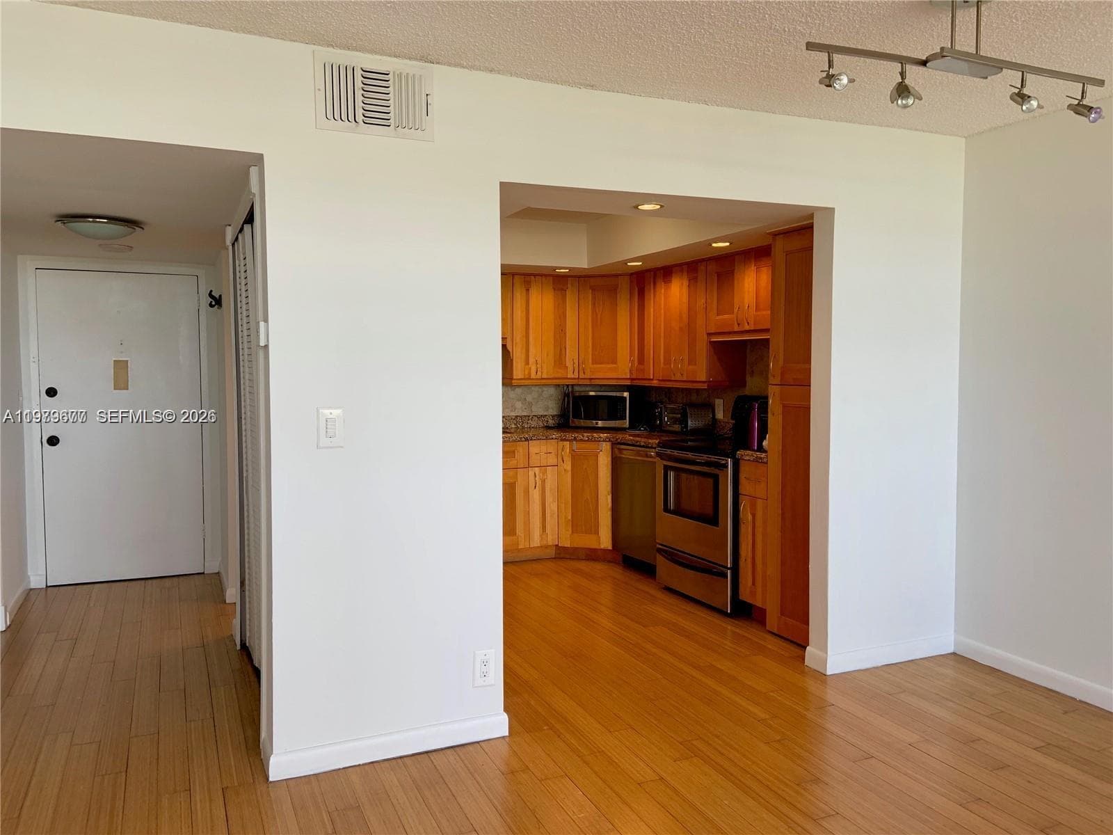 2025 NE 164th St # 1015, North Miami Beach FL 33162 — 9