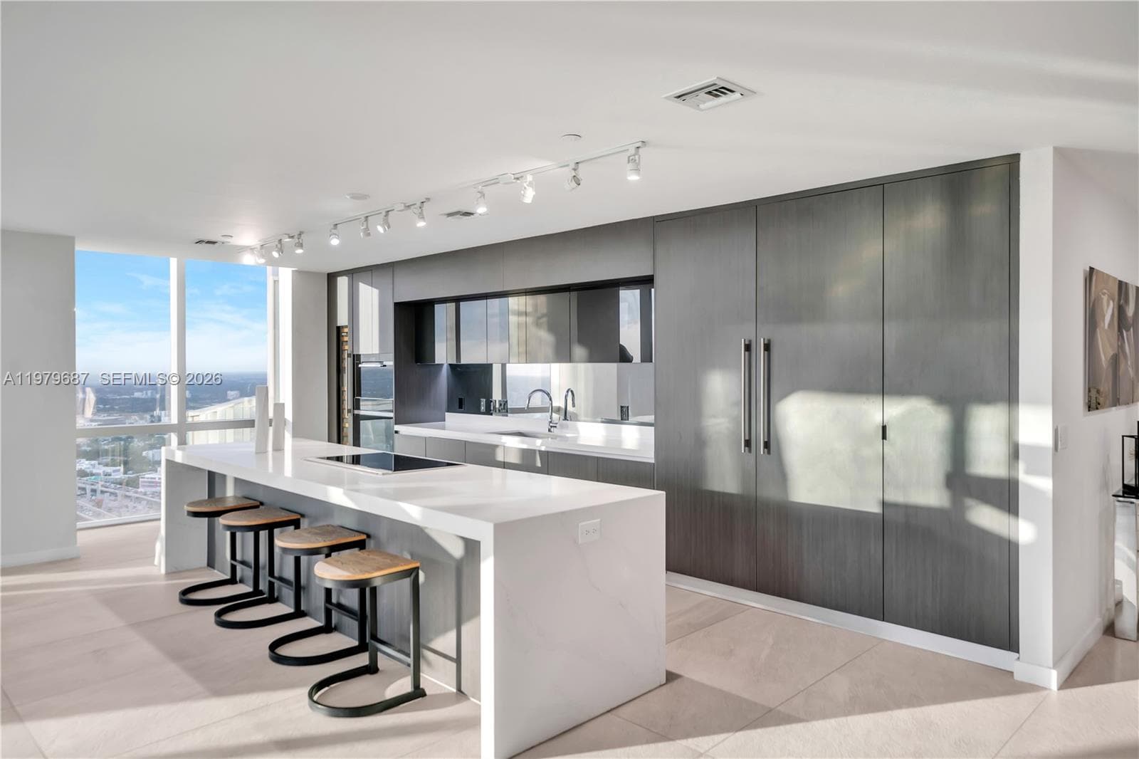 851 NE 1st Avenue # 4612, Miami FL 33132 — 13