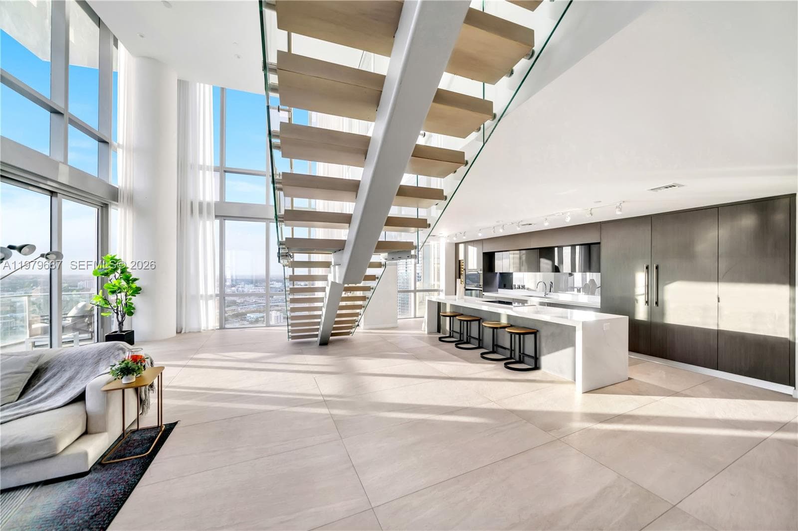 851 NE 1st Avenue # 4612, Miami FL 33132 — 5