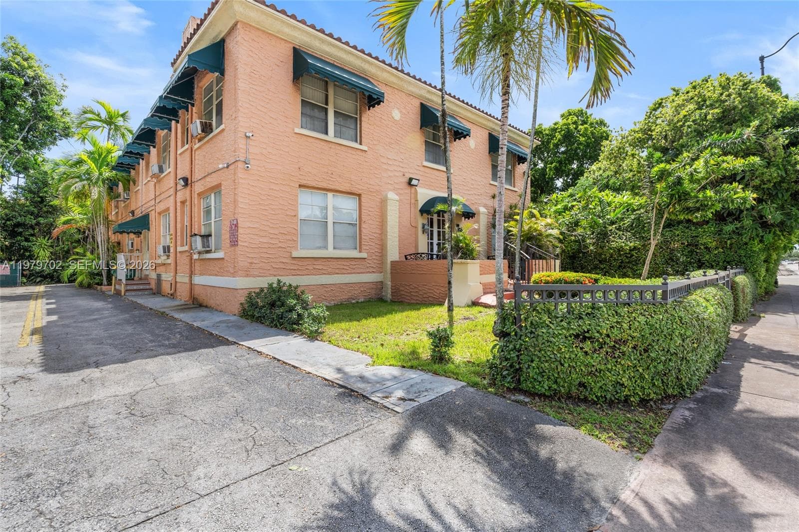 3409 S Le Jeune Rd, Coral Gables FL 33134 — 50