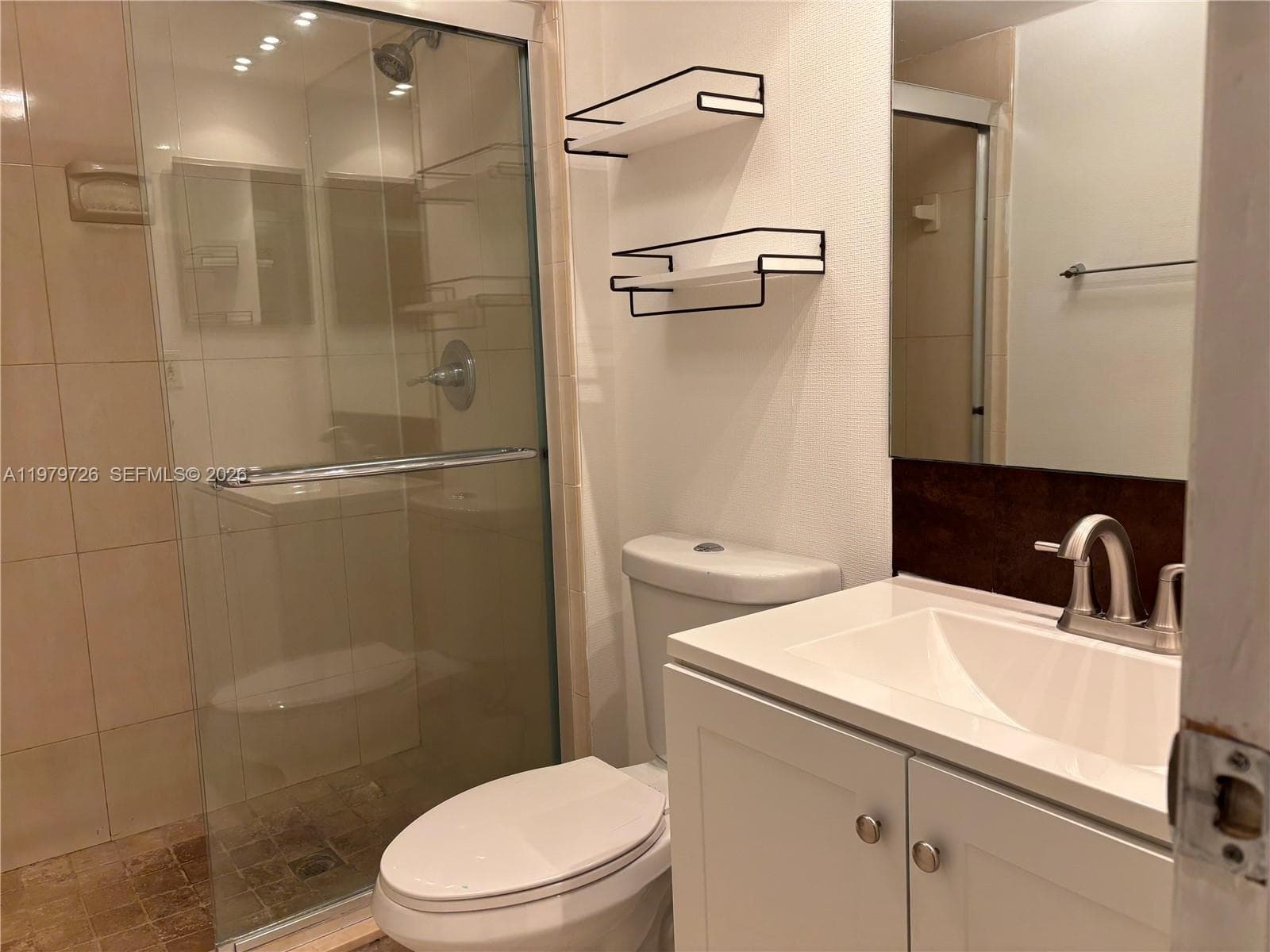 3301 N Country Club Dr # 211, Aventura FL 33180 — 18