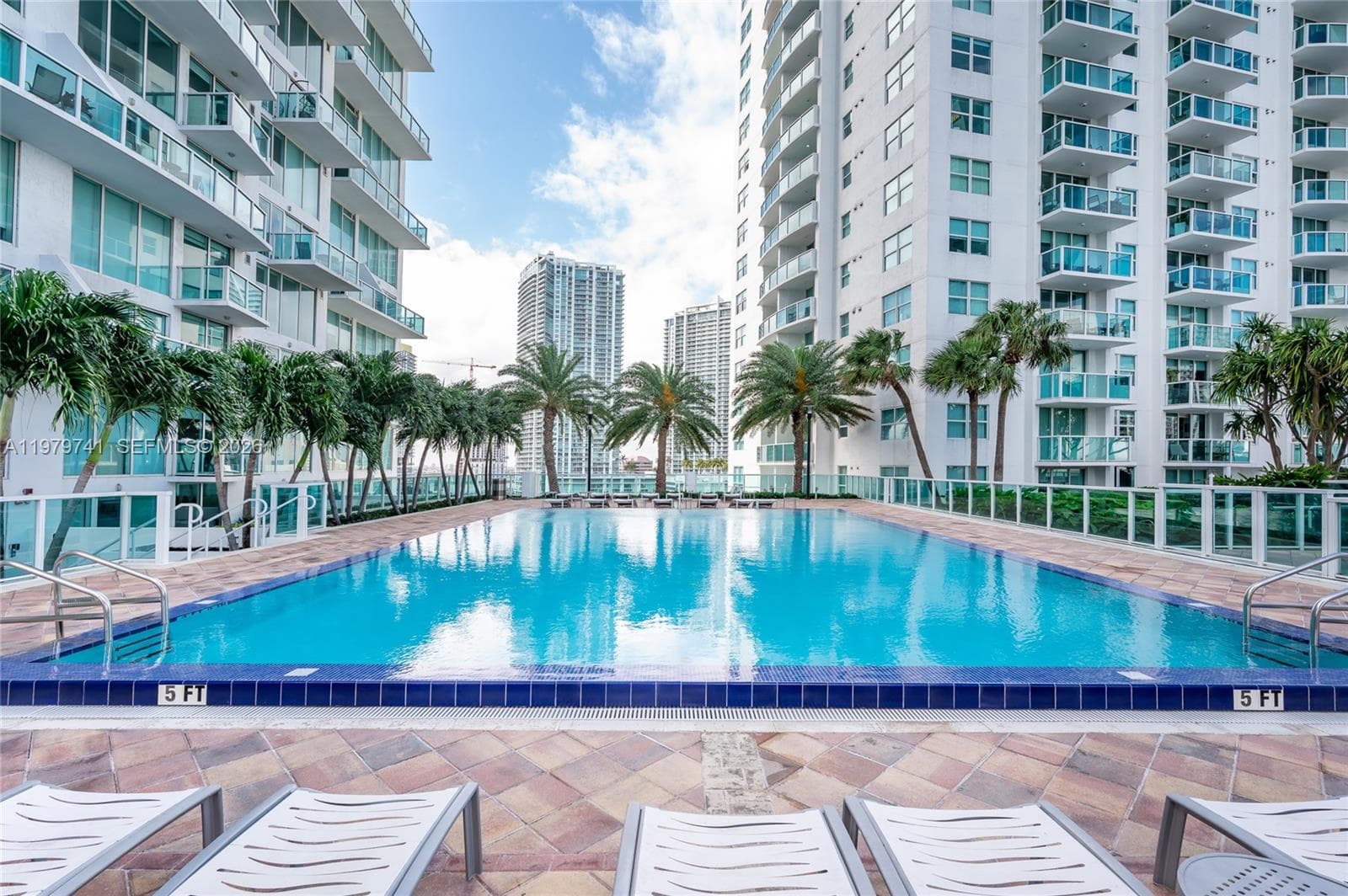 41 SE 5th St # 1508, Miami FL 33131 — 23