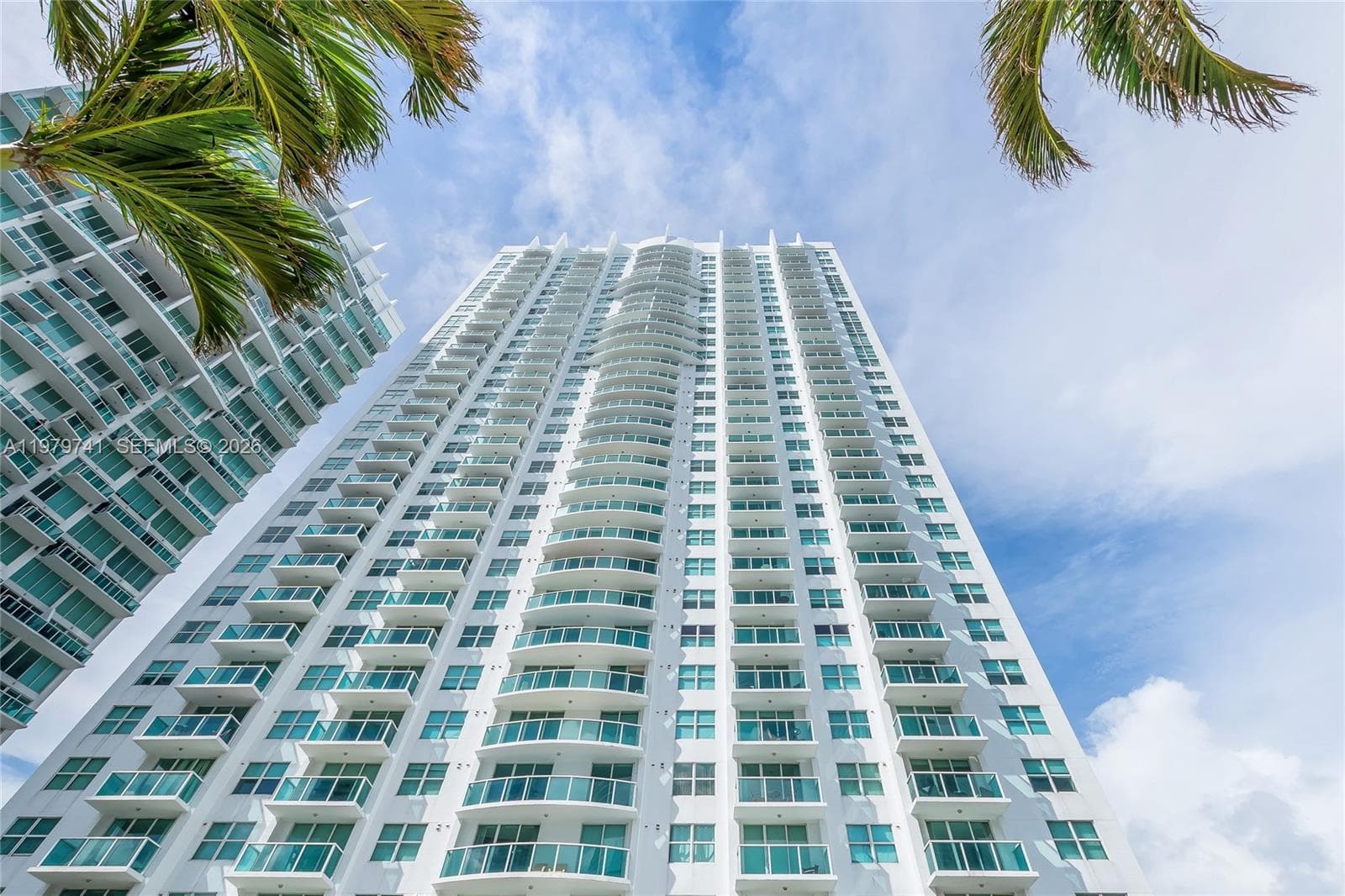 41 SE 5th St # 1508, Miami FL 33131 — 27