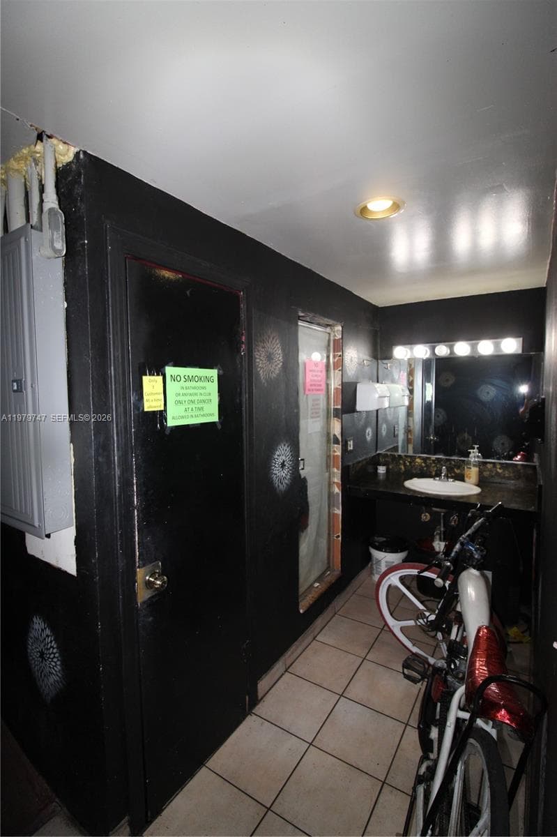 1527 Washington Ave, Miami Beach FL 33139 — 18