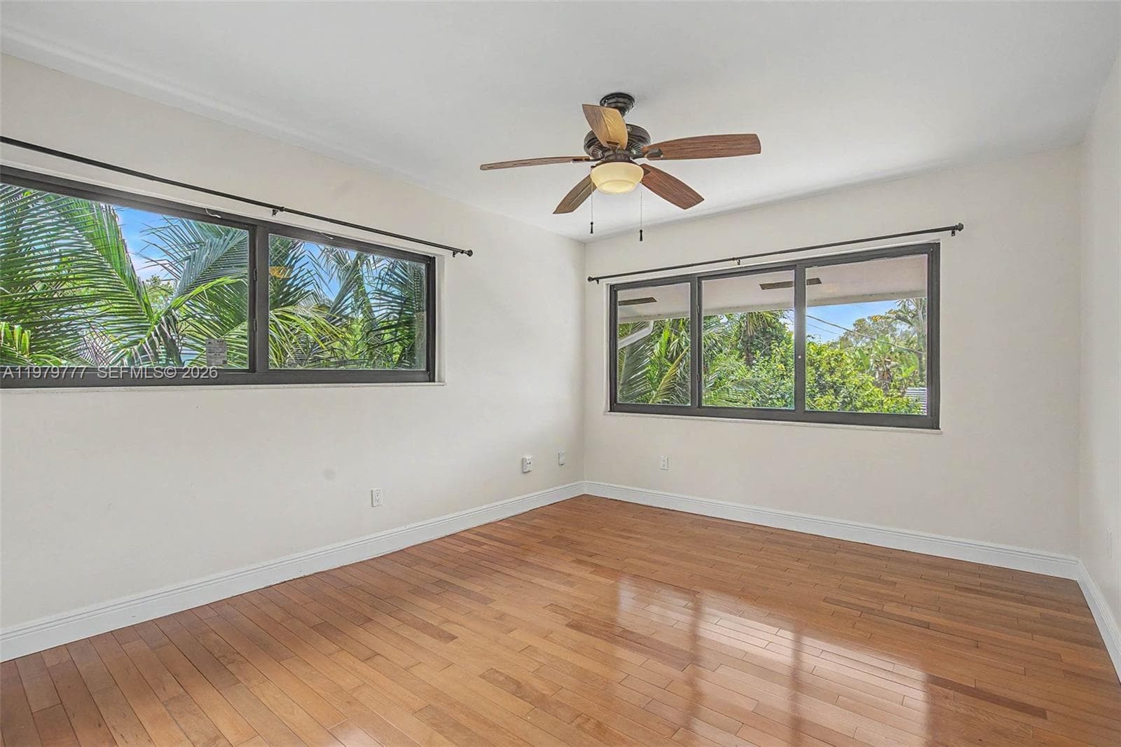 4950 San Amaro Dr, Coral Gables FL 33146 — 27