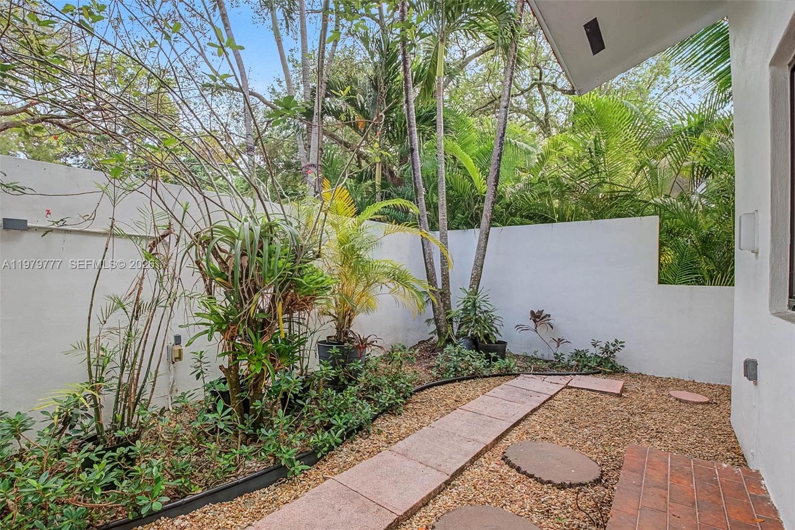 4950 San Amaro Dr, Coral Gables FL 33146 — 46