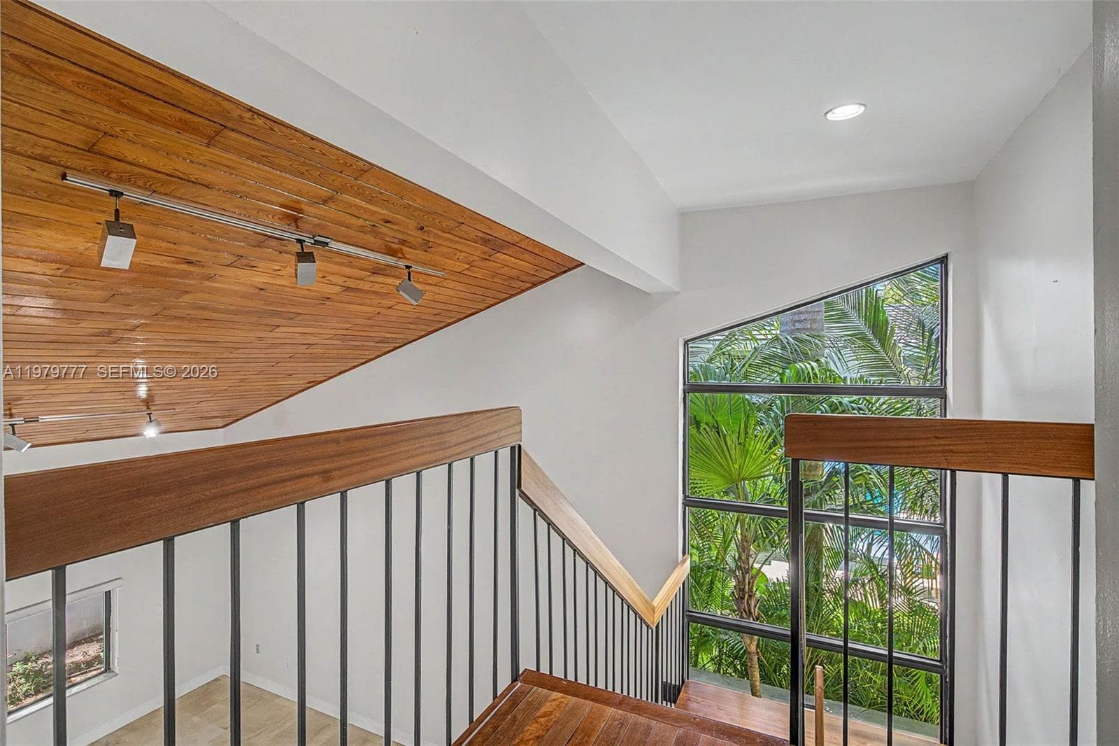 4950 San Amaro Dr, Coral Gables FL 33146 — 21