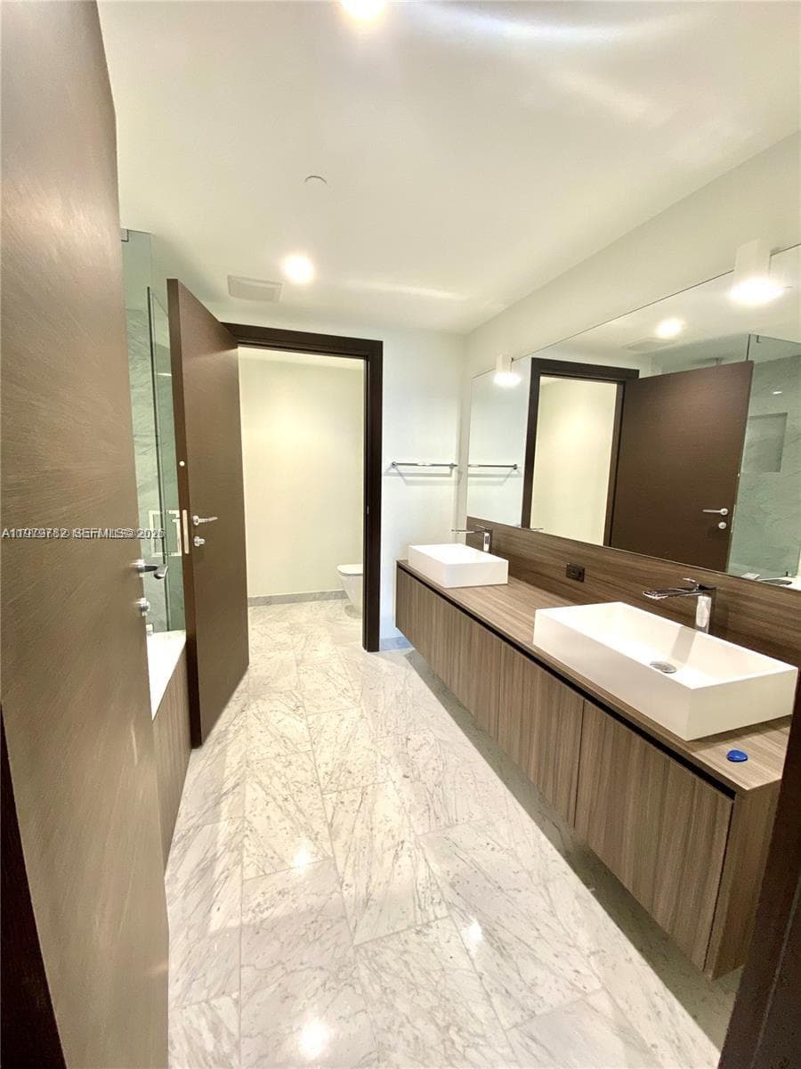 1000 Brickell Plz # 3503, Miami FL 33131 — 17