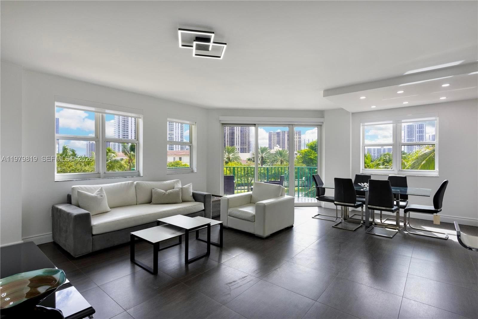 19900 E Country Club Dr # 311, Aventura FL 33180 — 2