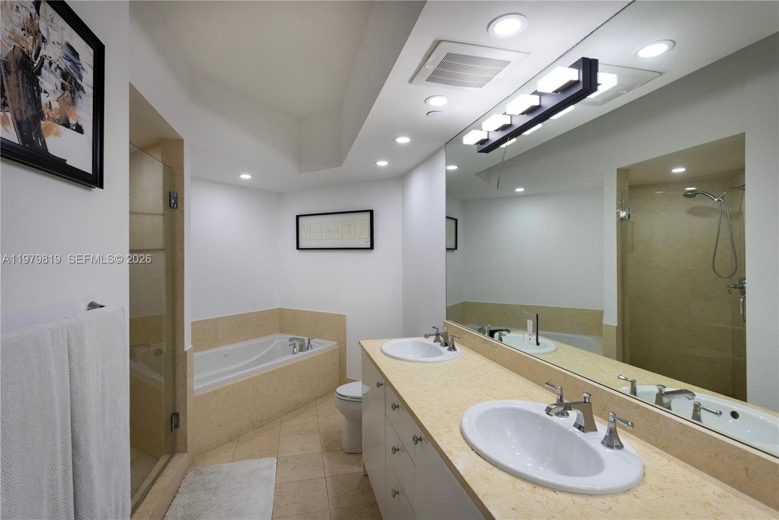 19900 E Country Club Dr # 311, Aventura FL 33180 — 16
