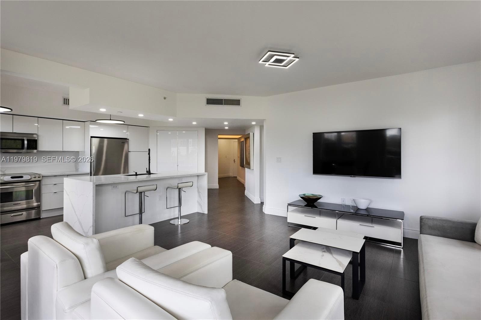 19900 E Country Club Dr # 311, Aventura FL 33180 — 1