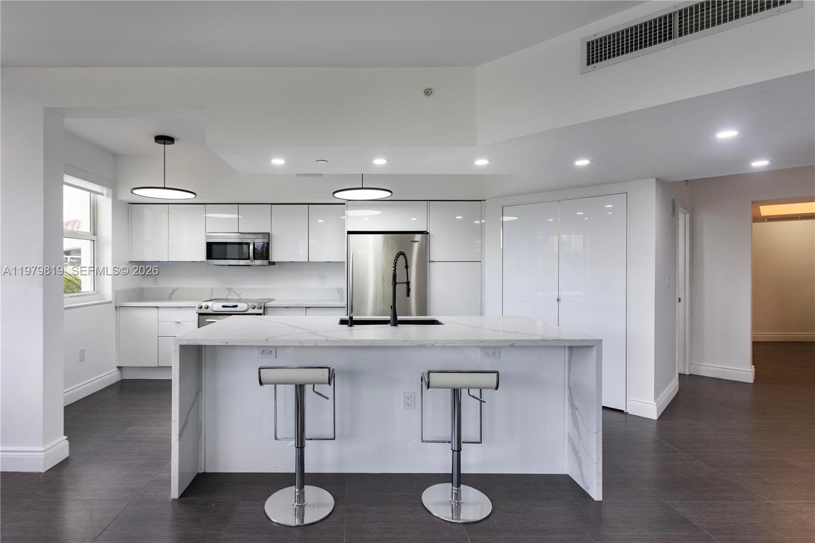 19900 E Country Club Dr # 311, Aventura FL 33180 — 5