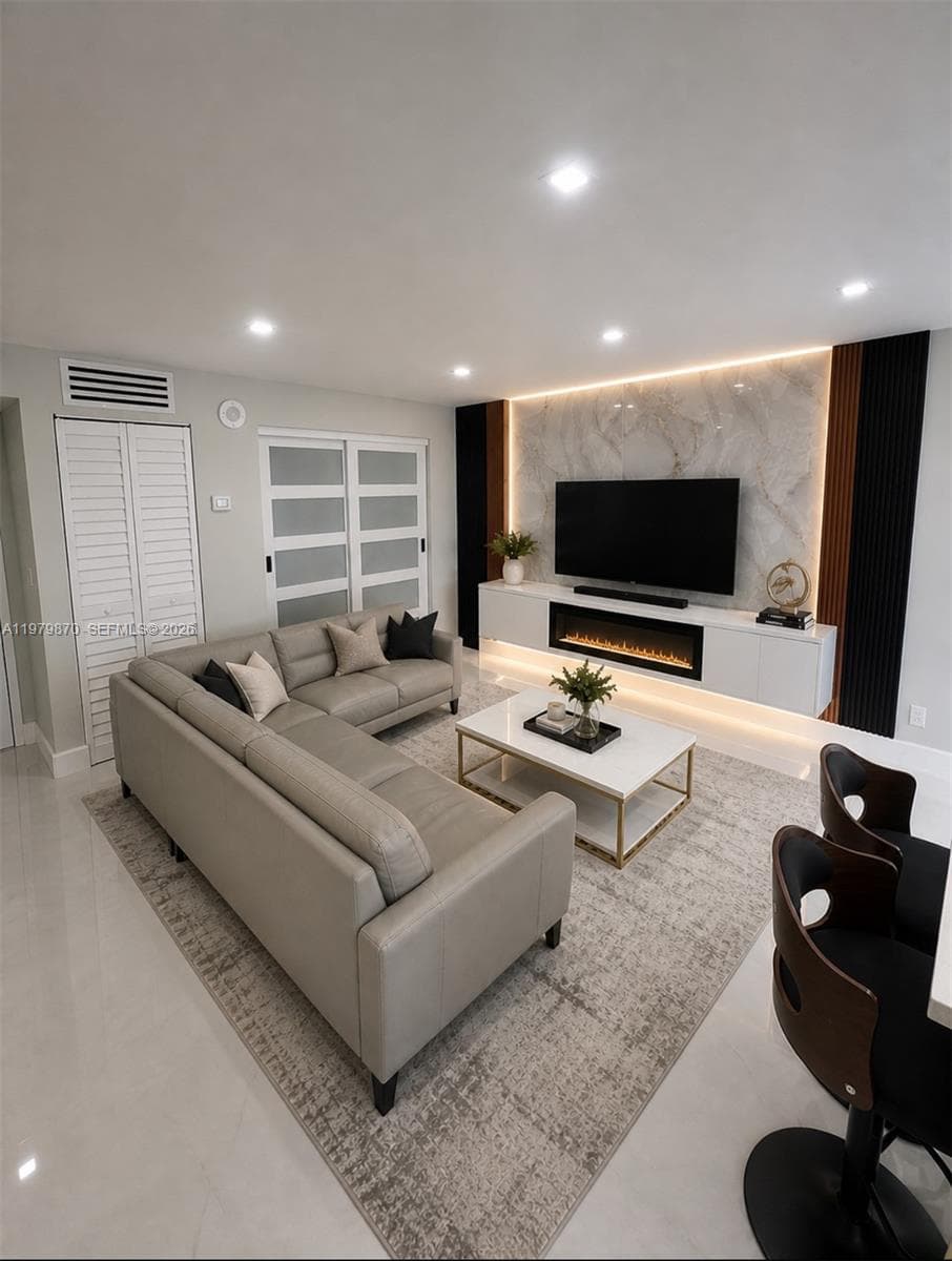 17021 N Bay Rd # 814, Sunny Isles Beach FL 33160 — 1