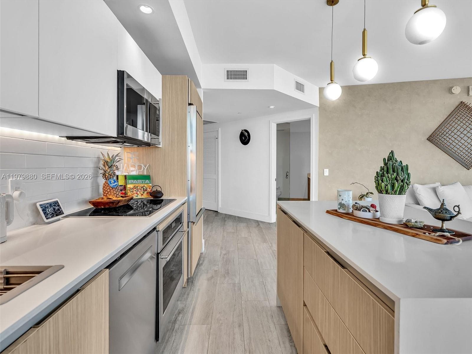 121 NE 34th St # 2104, Miami FL 33137 — 12