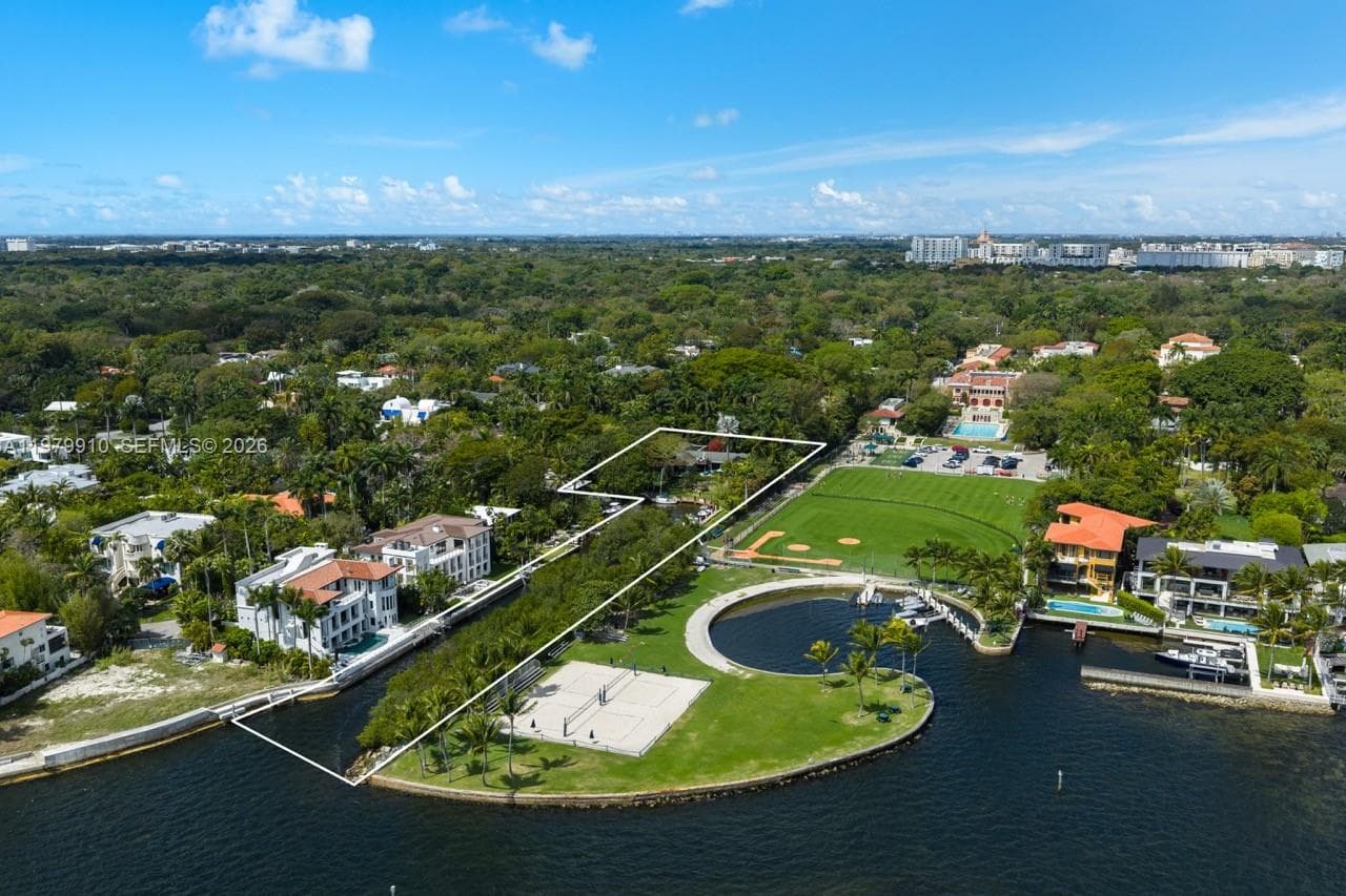 3373 Poinciana Ave, Miami FL 33133 — 7
