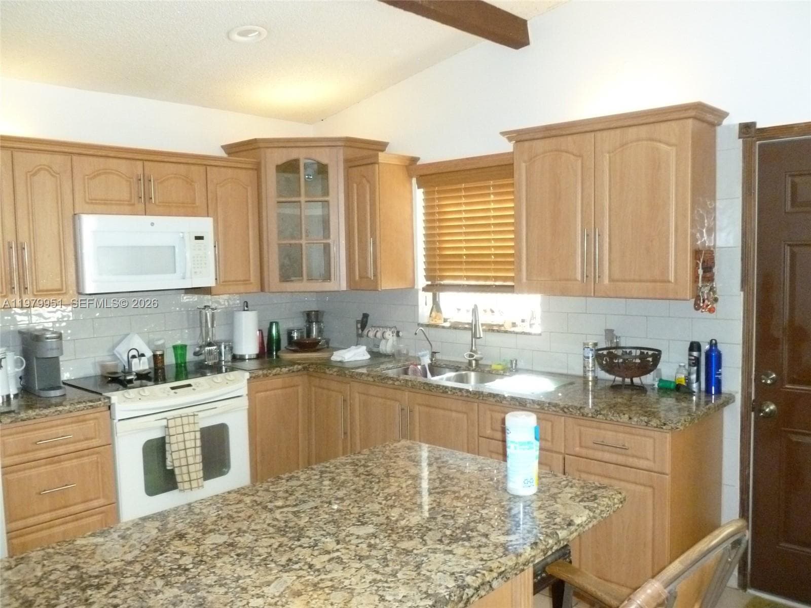 3261 NW 14th St, Miami FL 33125 — 5