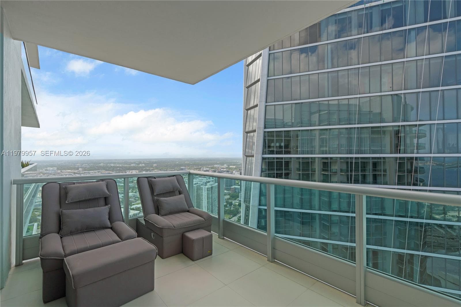 900 Biscayne Blvd, Miami FL 33132 — 26