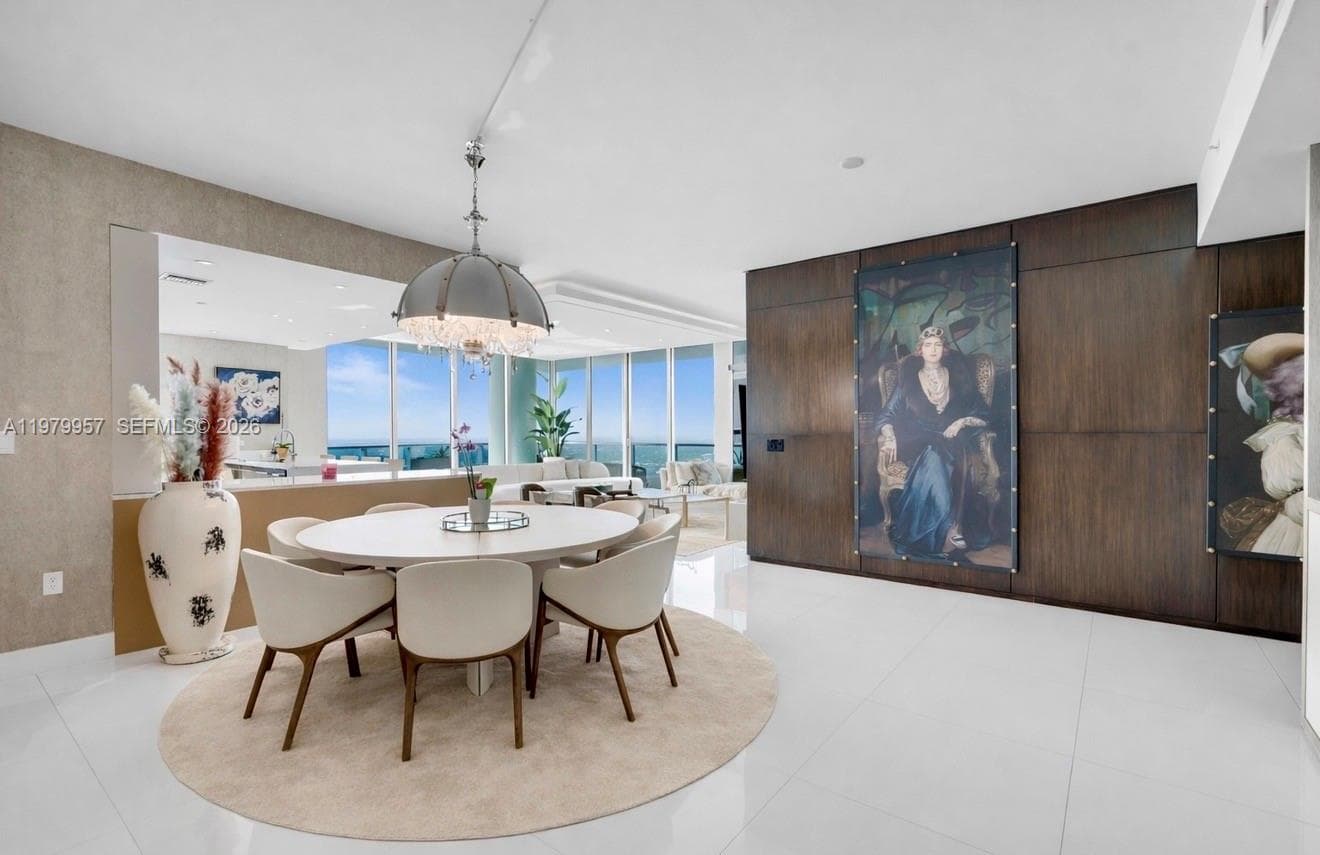 900 Biscayne Blvd, Miami FL 33132 — 7