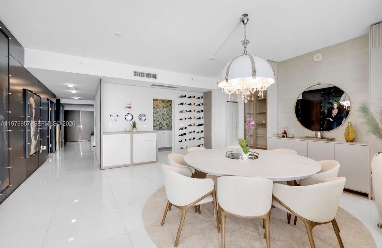 900 Biscayne Blvd, Miami FL 33132 — 9