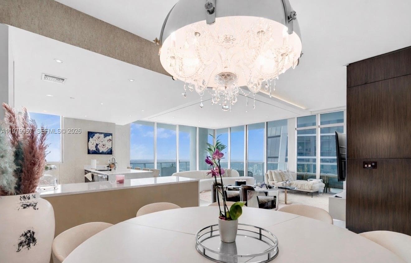 900 Biscayne Blvd, Miami FL 33132 — 10