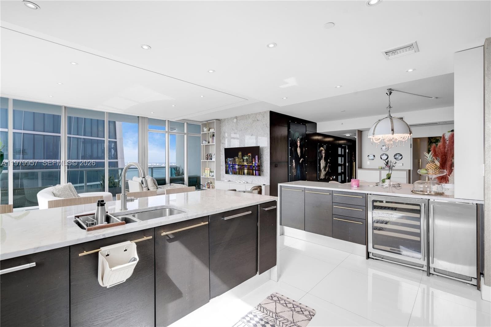 900 Biscayne Blvd, Miami FL 33132 — 14