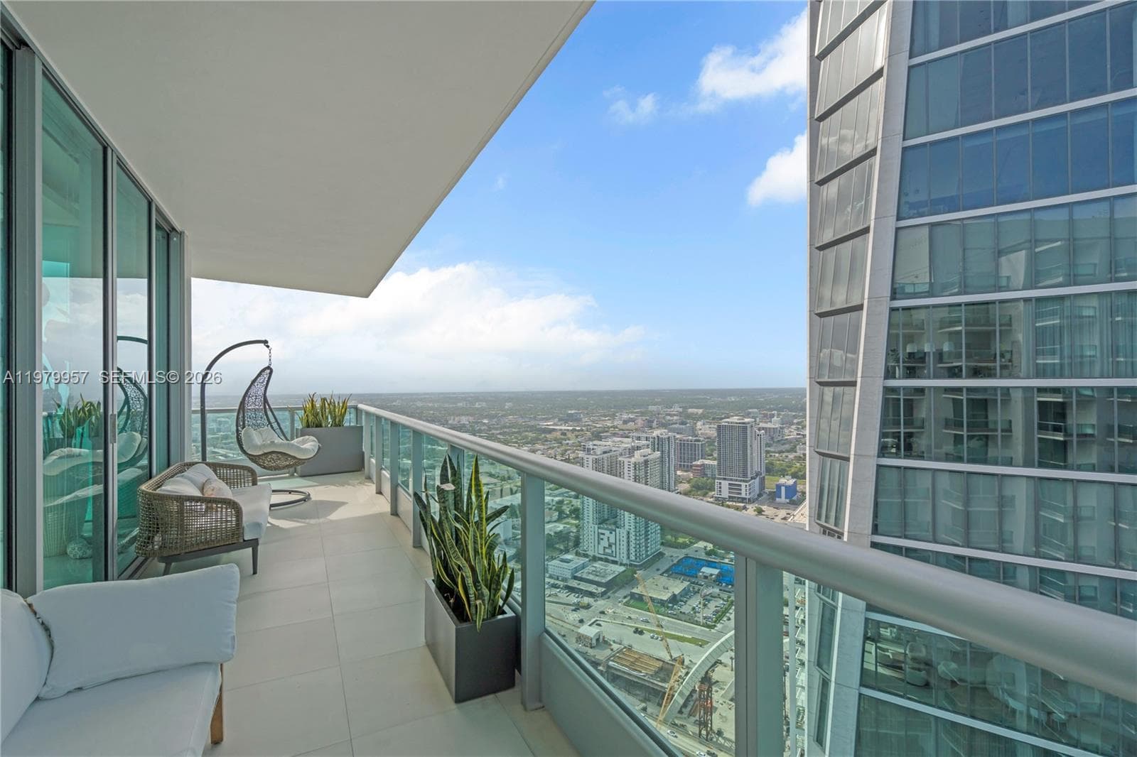 900 Biscayne Blvd, Miami FL 33132 — 19