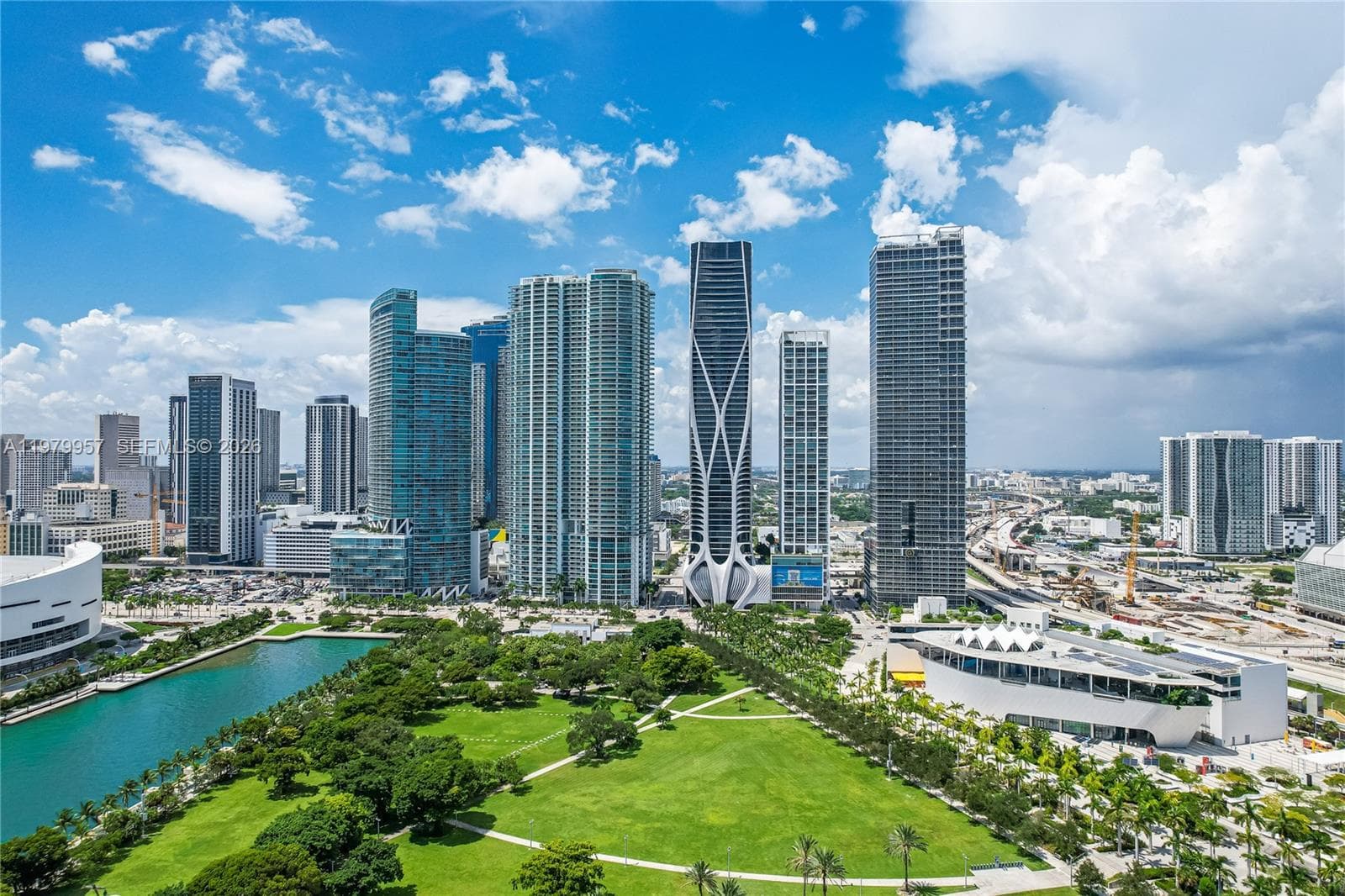 900 Biscayne Blvd, Miami FL 33132 — 40