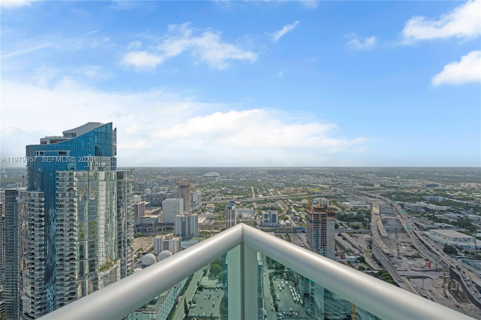 900 Biscayne Blvd, Miami FL 33132 — 31