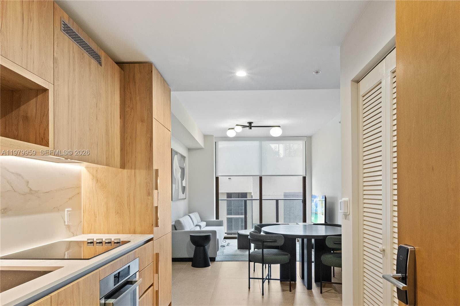 11 NE 6 ST # 910, Miami FL 33132 — 5
