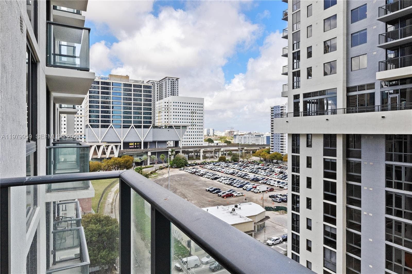 11 NE 6 ST # 910, Miami FL 33132 — 11