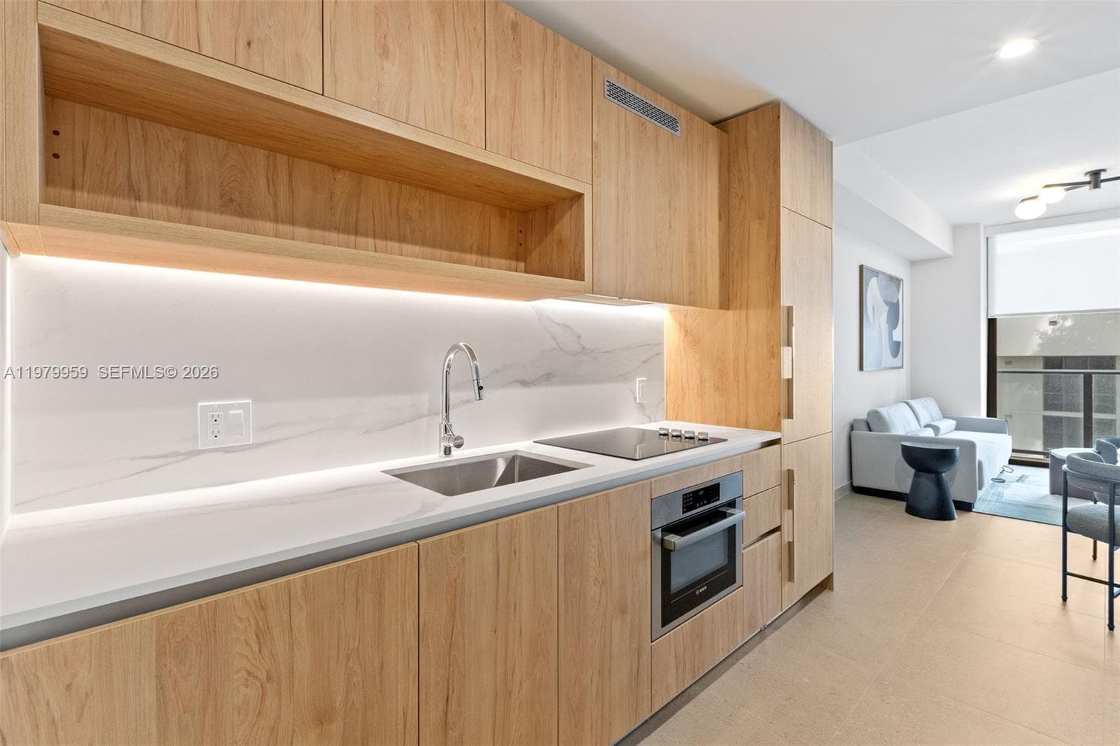 11 NE 6 ST # 910, Miami FL 33132 — 4